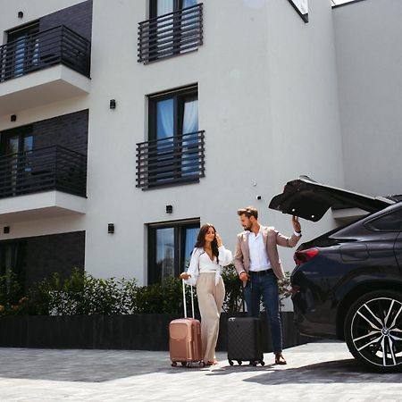 Resto Inn - Smart Apartamenty Blisko Energylandii Polwies Bagian luar foto
