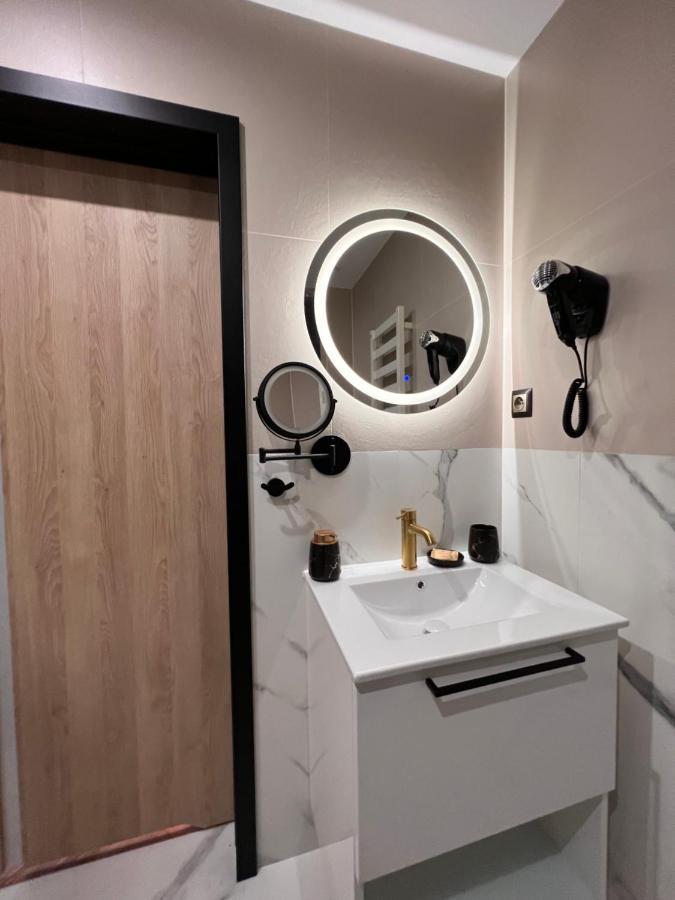 Resto Inn - Smart Apartamenty Blisko Energylandii Polwies Bagian luar foto