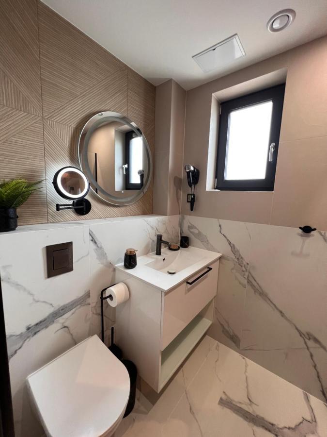 Resto Inn - Smart Apartamenty Blisko Energylandii Polwies Bagian luar foto