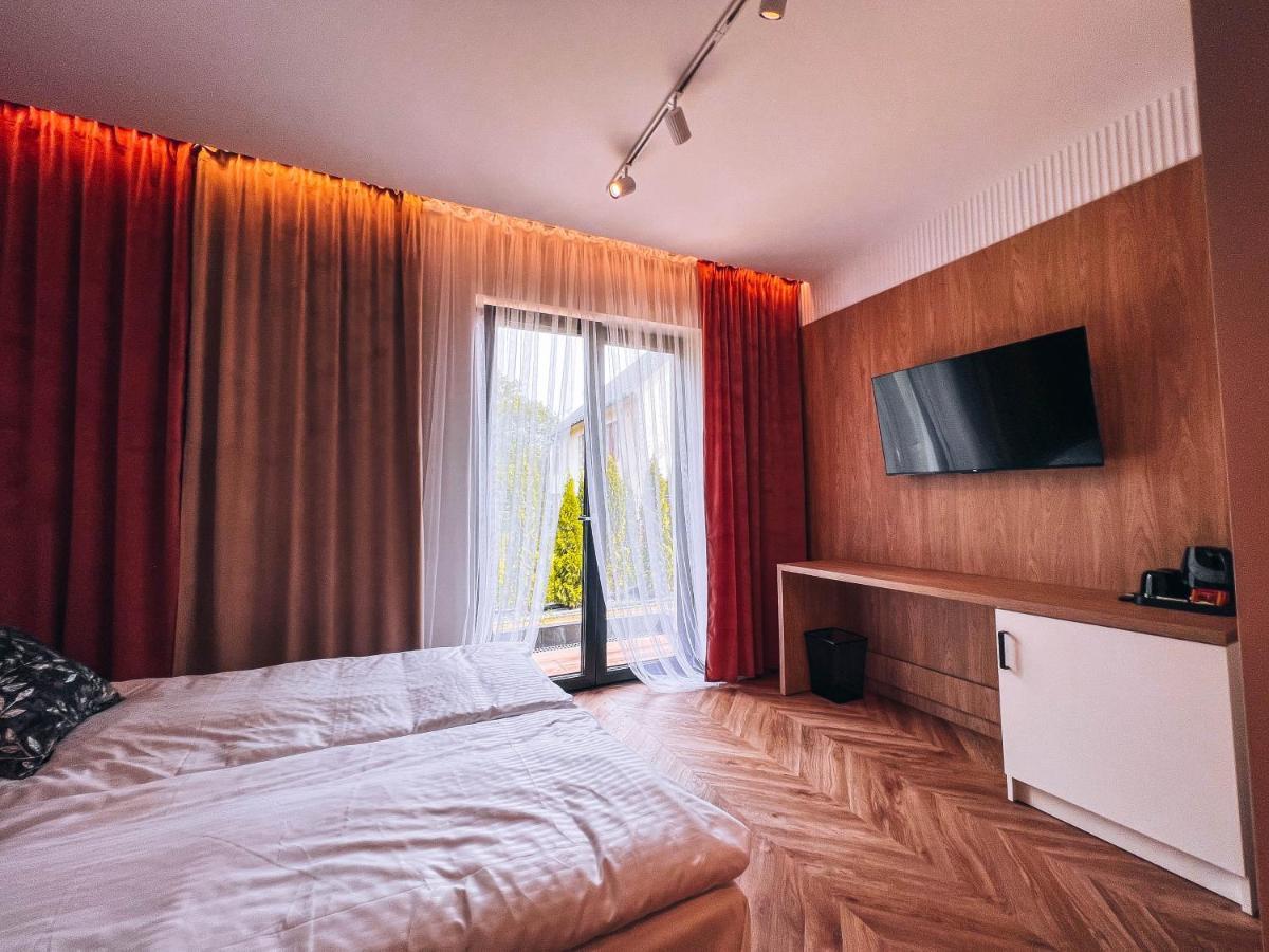 Resto Inn - Smart Apartamenty Blisko Energylandii Polwies Bagian luar foto